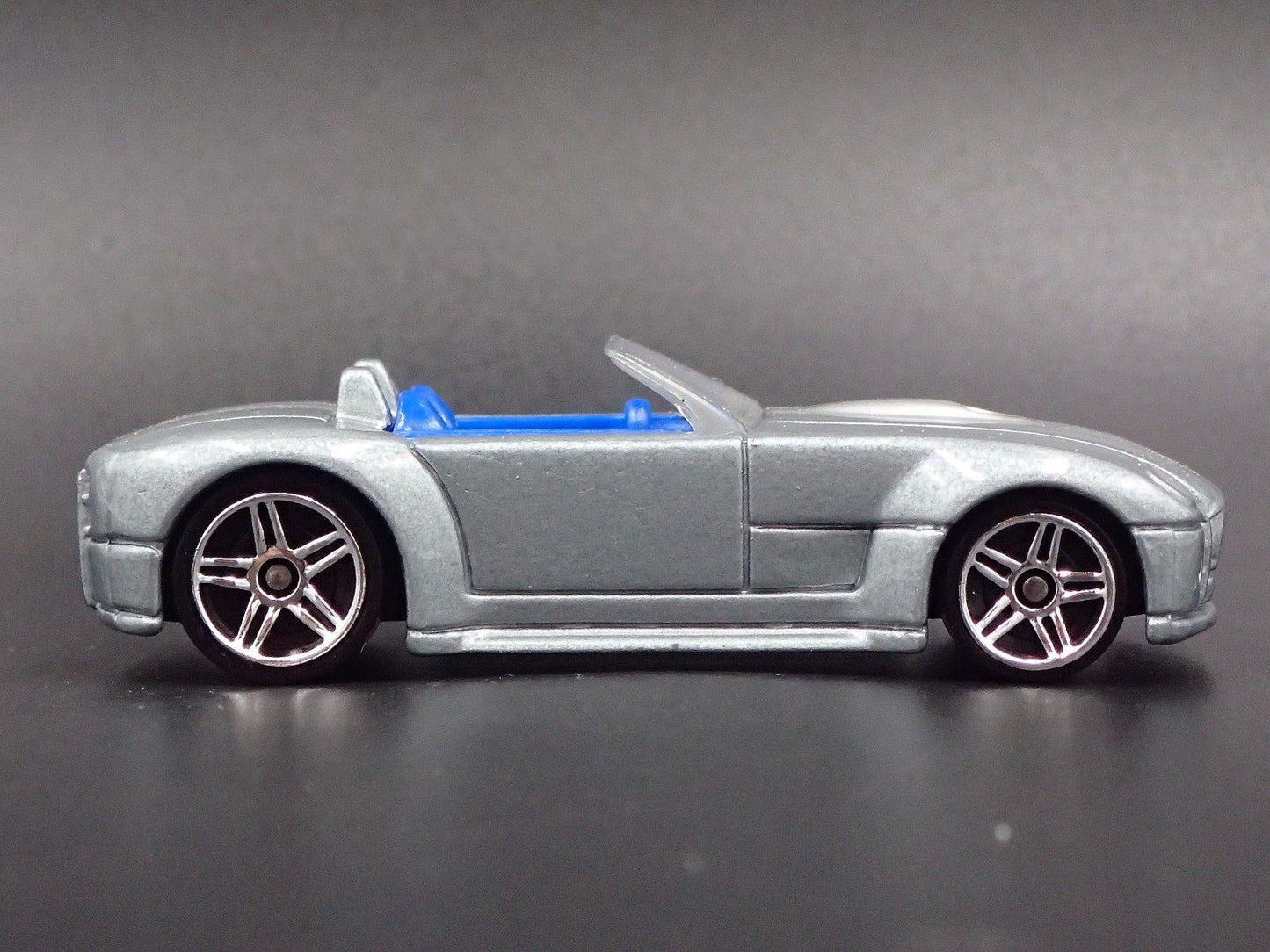 2004 04 FORD SHELBY COBRA CONCEPT GRAY 1:64 SCALE COLLECTIBLE DIECAST MODEL CAR