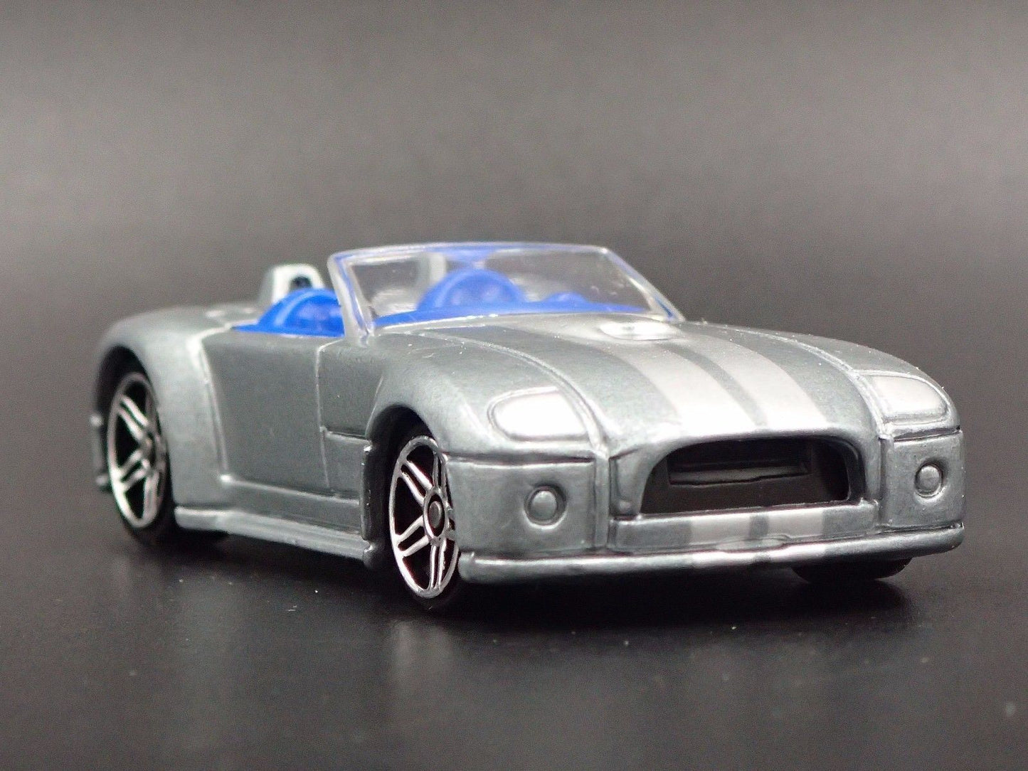 2004 04 FORD SHELBY COBRA CONCEPT GRAY 1:64 SCALE COLLECTIBLE DIECAST MODEL CAR