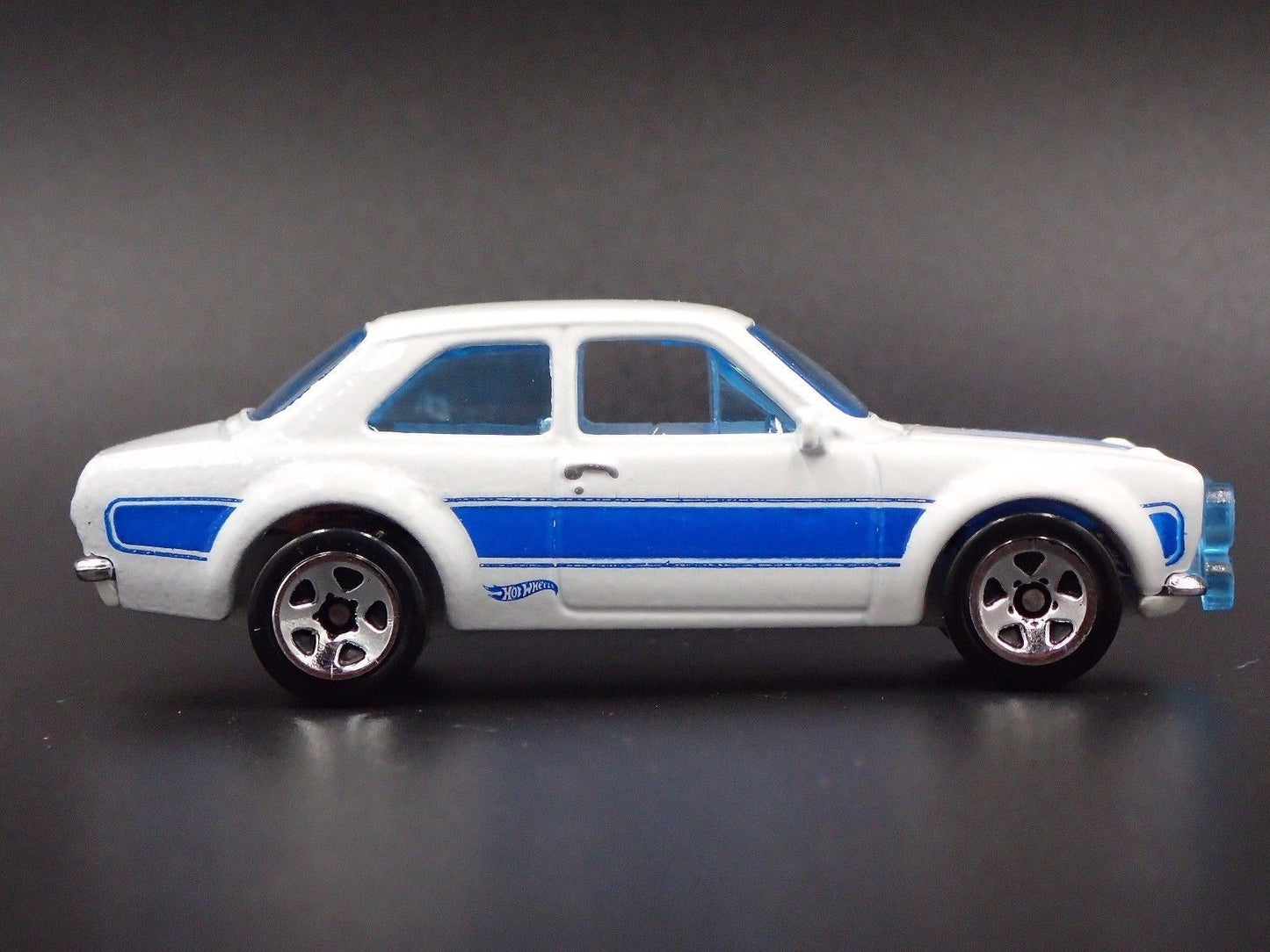 1970 70 FORD ESCORT RS1600 WHITE RARE 1:64 SCALE COLLECTIBLE DIECAST MODEL CAR