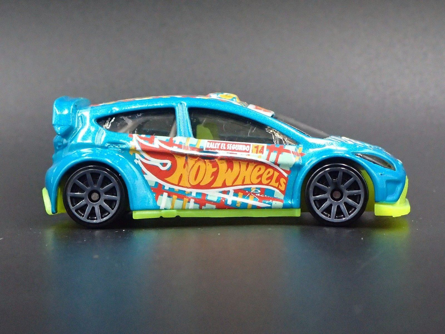 2009 - 2017 FORD FIESTA TEAL 1:64 SCALE COLLECTIBLE DIORAMA DIECAST MODEL CAR