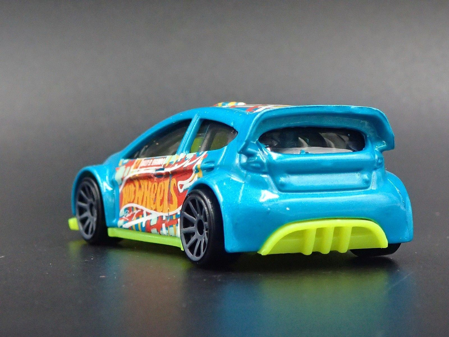 2009 - 2017 FORD FIESTA TEAL 1:64 SCALE COLLECTIBLE DIORAMA DIECAST MODEL CAR
