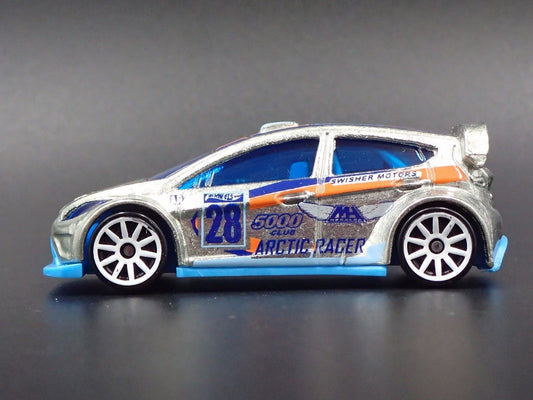 2009 - 2017 FORD FIESTA SILVER 1:64 SCALE COLLECTIBLE DIORAMA DIECAST MODEL CAR