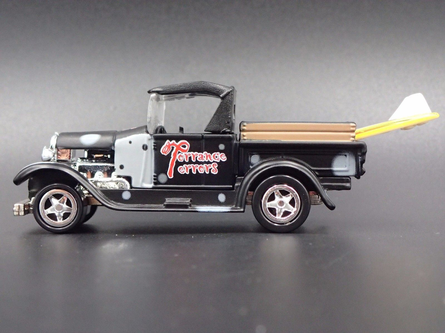 1929 29 FORD MODEL A PICKUP TRUCK SURFING 1:64 SCALE DIORAMA DIECAST MODEL CAR