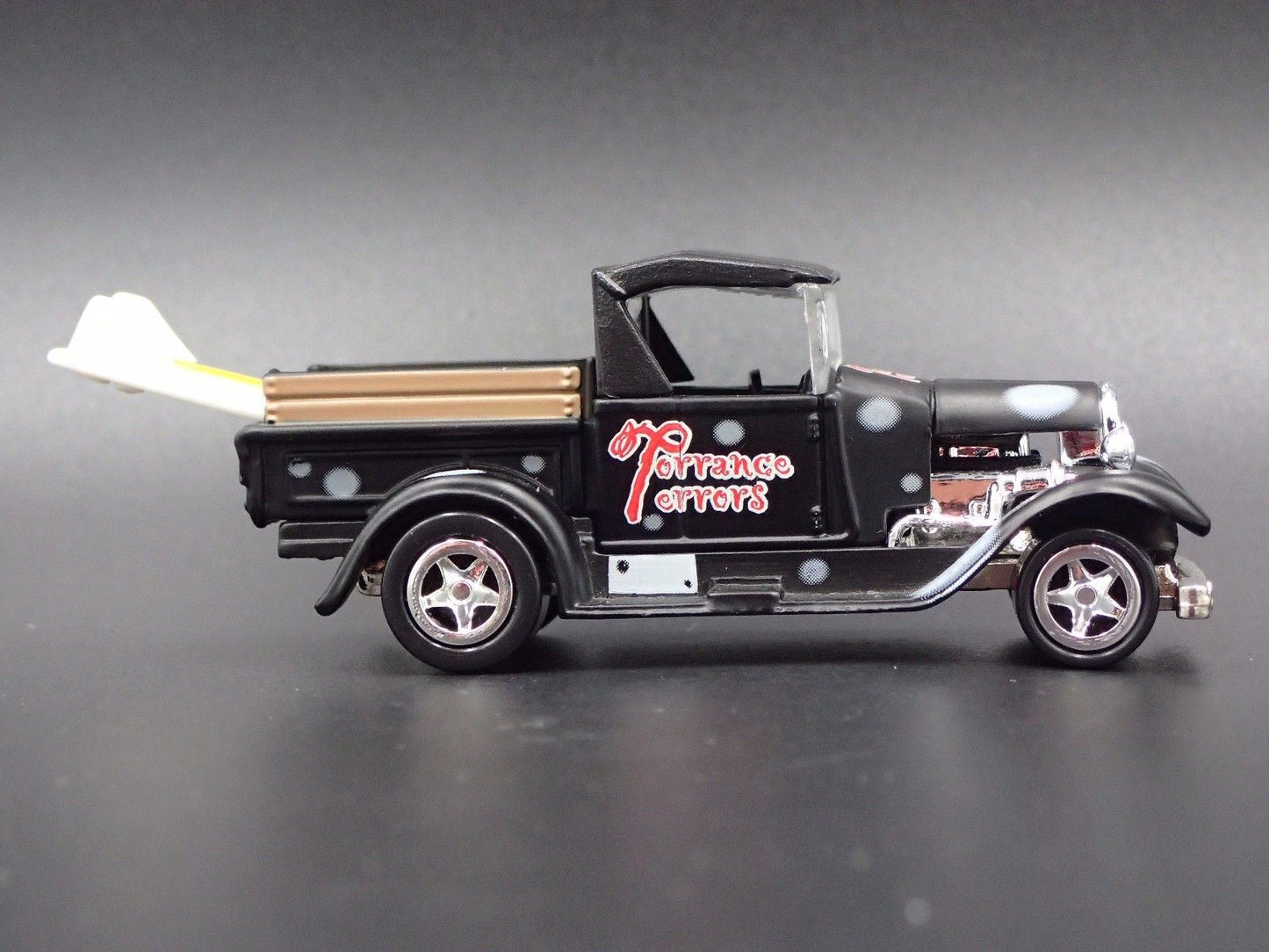 1929 29 FORD MODEL A PICKUP TRUCK SURFING 1:64 SCALE DIORAMA DIECAST MODEL CAR