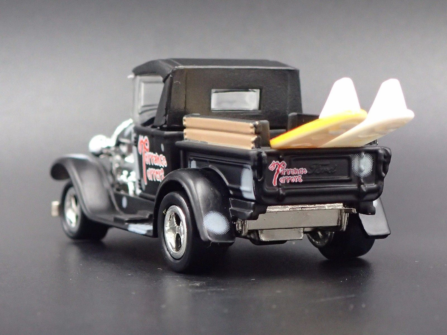 1929 29 FORD MODEL A PICKUP TRUCK SURFING 1:64 SCALE DIORAMA DIECAST MODEL CAR