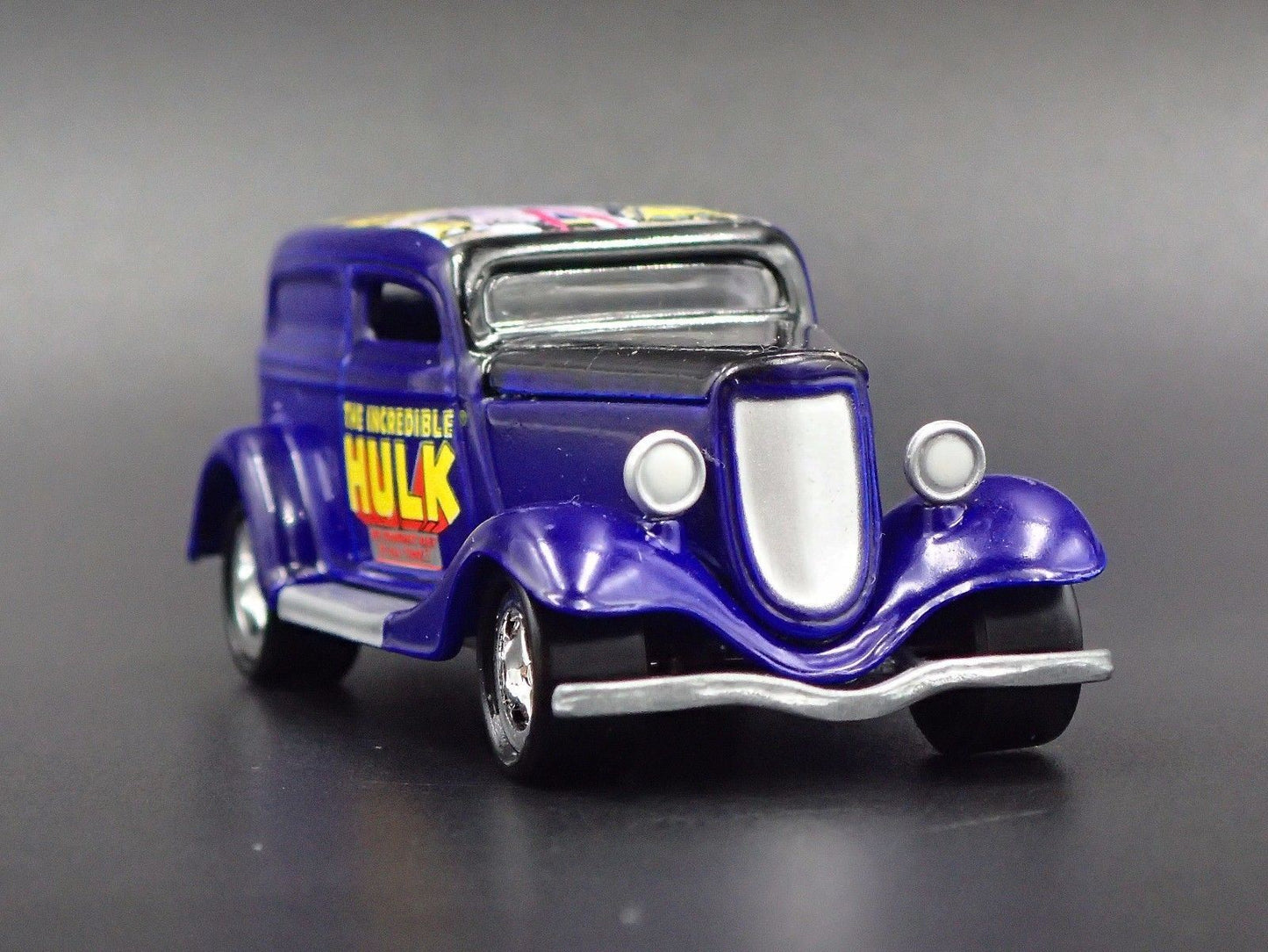 1933 33 FORD PANEL DELIVERY MARVEL INCREDIBLE HULK 1:64 SCALE DIECAST MODEL CAR