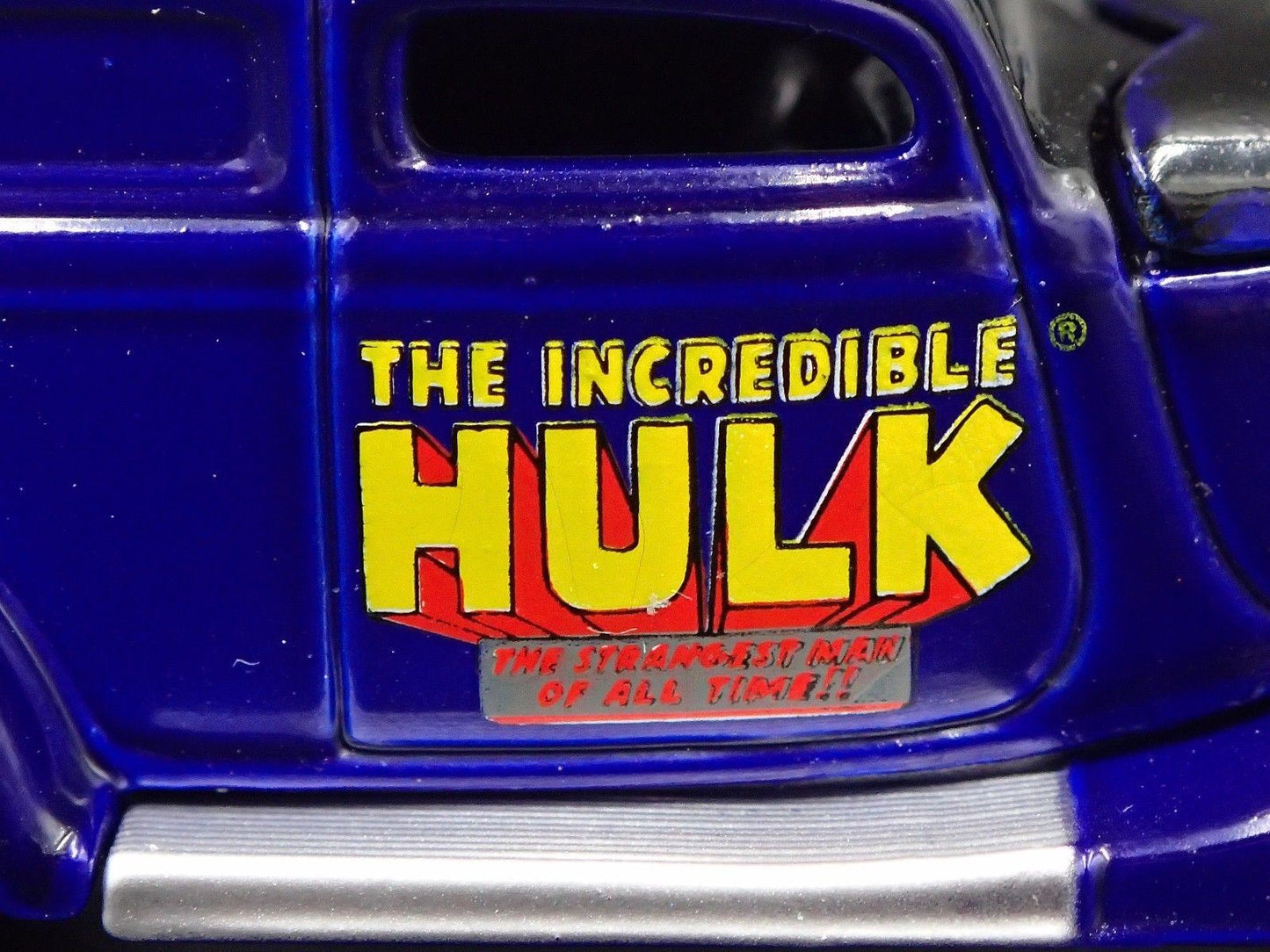 1933 33 FORD PANEL DELIVERY MARVEL INCREDIBLE HULK 1:64 SCALE DIECAST MODEL CAR