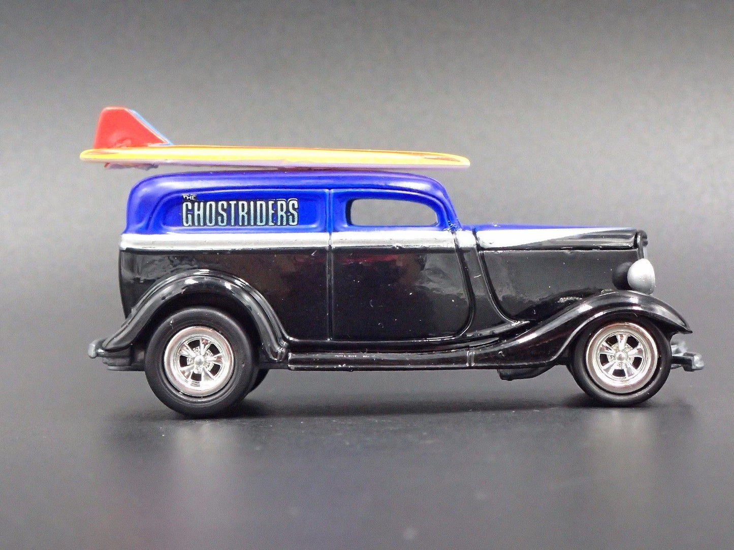 1933 33 FORD PANEL DELIVERY SURFING RARE 1:64 SCALE DIORAMA DIECAST MODEL CAR