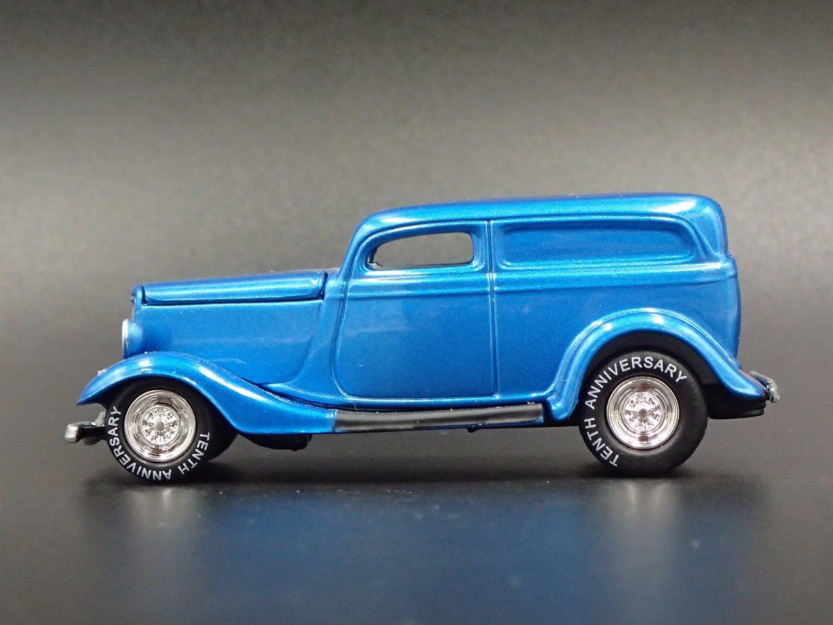 1933 33 FORD PANEL DELIVERY BLUE 1:64 SCALE COLLECTIBLE DIORAMA DIECAST MODEL CAR