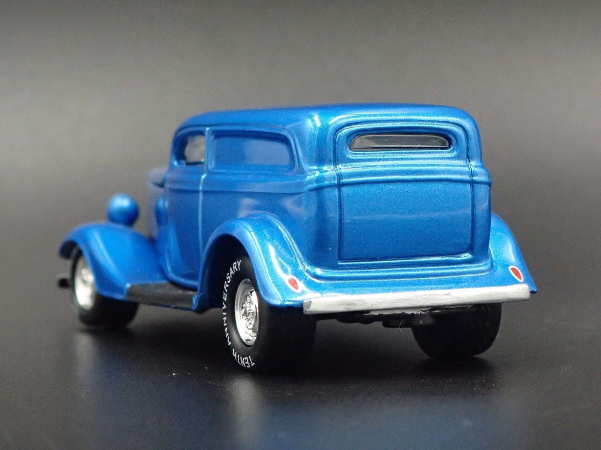 1933 FORD PANEL DELIVERY RARE 1:64 SCALE COLLECTIBLE DIORAMA DIECAST MODEL CAR-Burning Rubber Toy Company