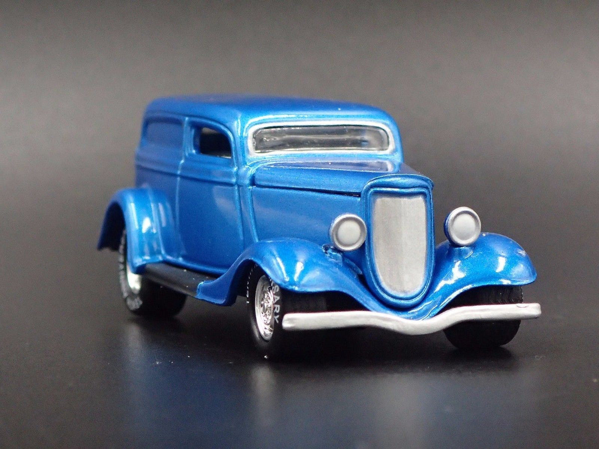 1933 FORD PANEL DELIVERY RARE 1:64 SCALE COLLECTIBLE DIORAMA DIECAST MODEL CAR-Burning Rubber Toy Company