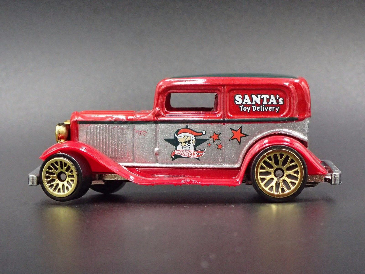 1932 32 FORD SEDAN DELIVERY CHRISTMAS 1:64 SCALE COLLECTIBLE DIECAST MODEL CAR