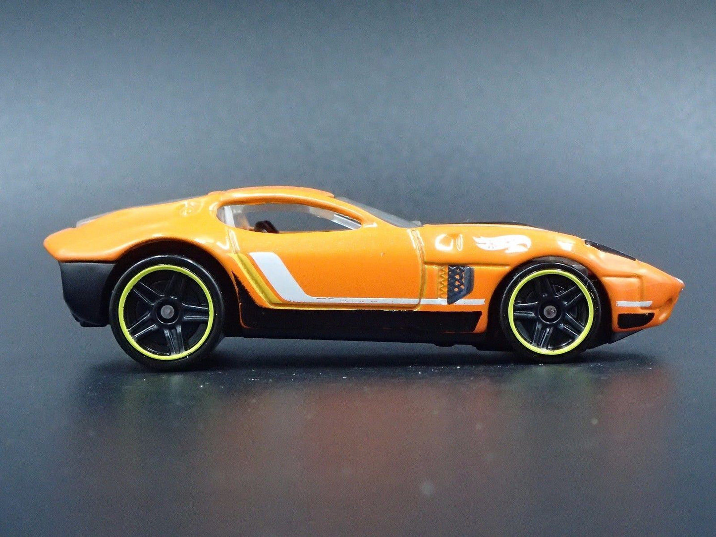 2005 05 FORD SHELBY GR1 CONCEPT ORANGE 1:64 SCALE COLLECTIBLE DIECAST MODEL CAR
