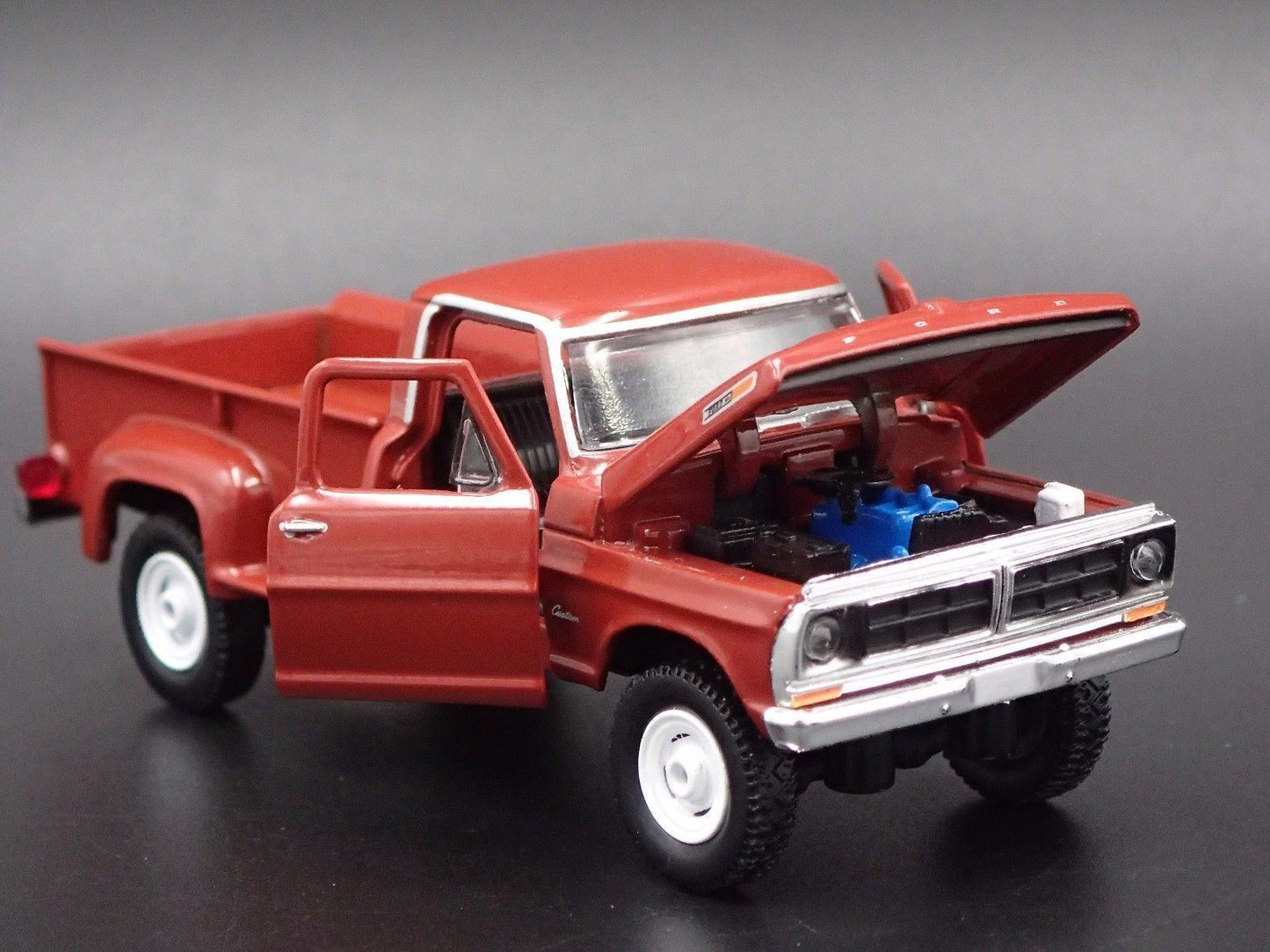 1972 72 FORD F100 CUSTOM 4X4 PICKUP TRUCK 1:64 SCALE DIORAMA DIECAST MODEL CAR