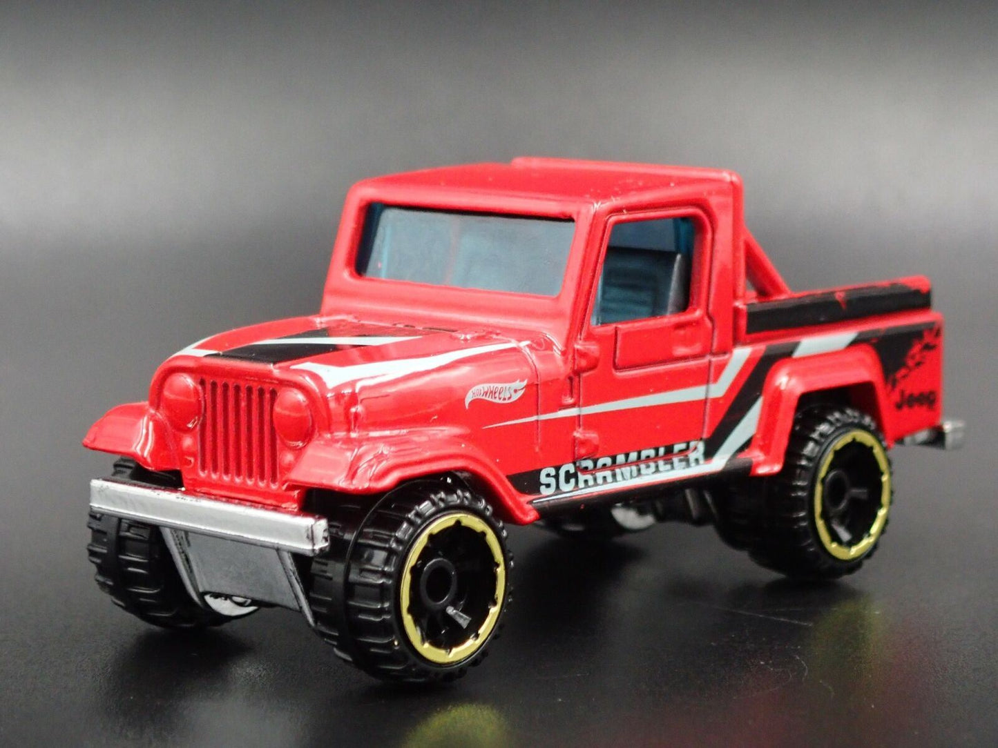 1981-1985 JEEP CJ8 SCRAMBLER PICKUP TRUCK 1:64 SCALE DIORAMA DIECAST MODEL TRUCK