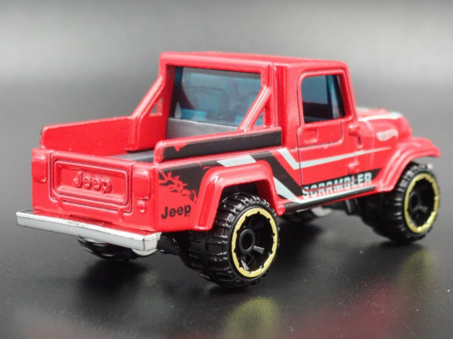 1981-1985 JEEP CJ8 SCRAMBLER PICKUP TRUCK 1:64 SCALE DIORAMA DIECAST MODEL TRUCK