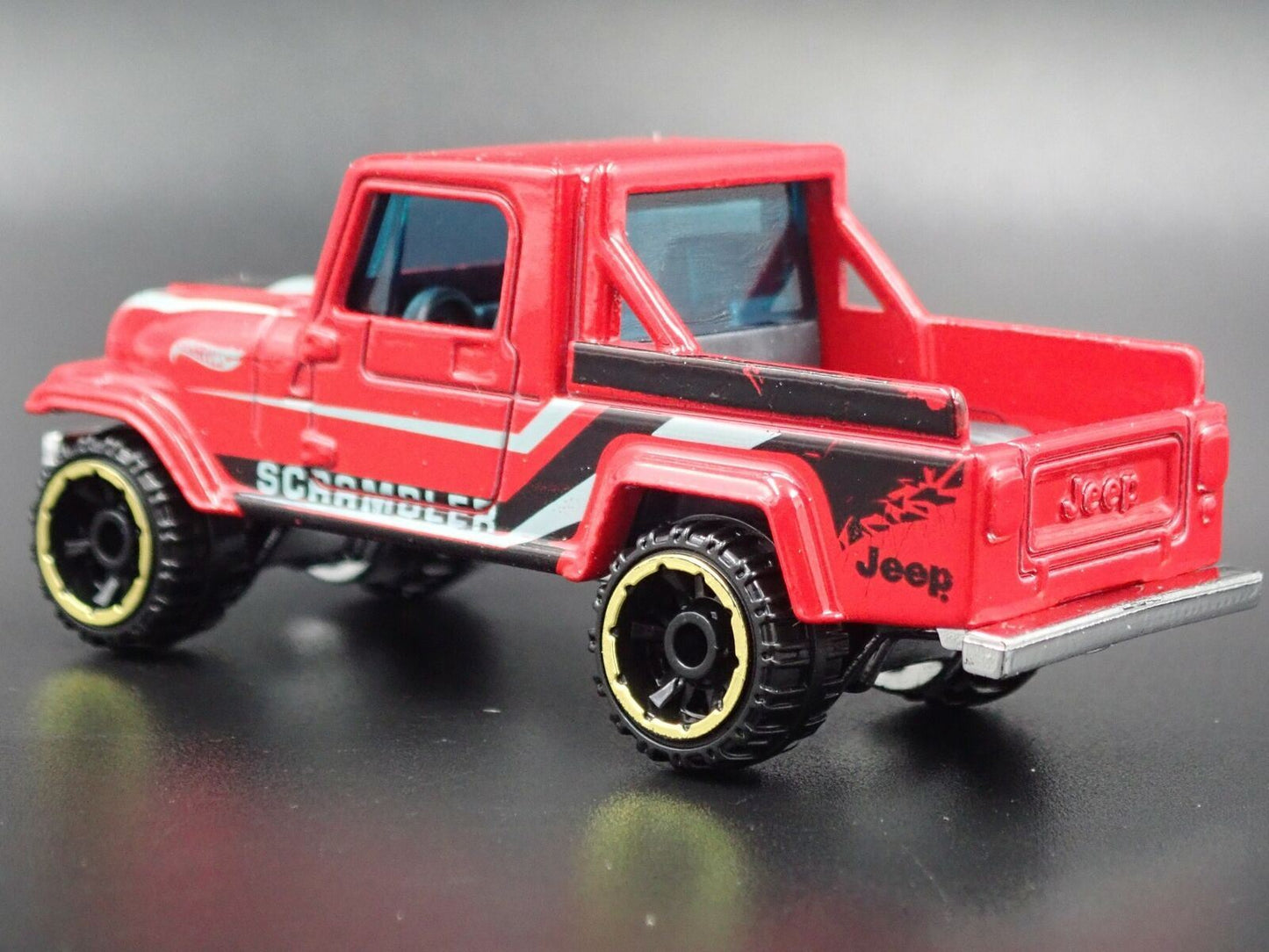1981-1985 JEEP CJ8 SCRAMBLER PICKUP TRUCK 1:64 SCALE DIORAMA DIECAST MODEL TRUCK