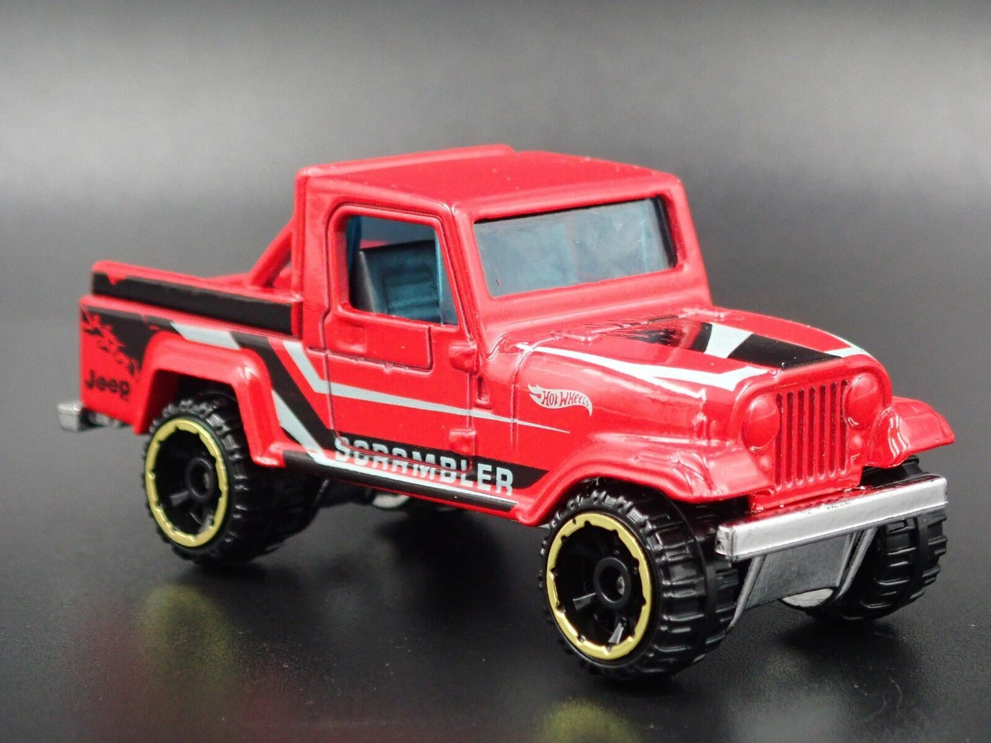 1981-1985 JEEP CJ8 SCRAMBLER PICKUP TRUCK 1:64 SCALE DIORAMA DIECAST MODEL TRUCK
