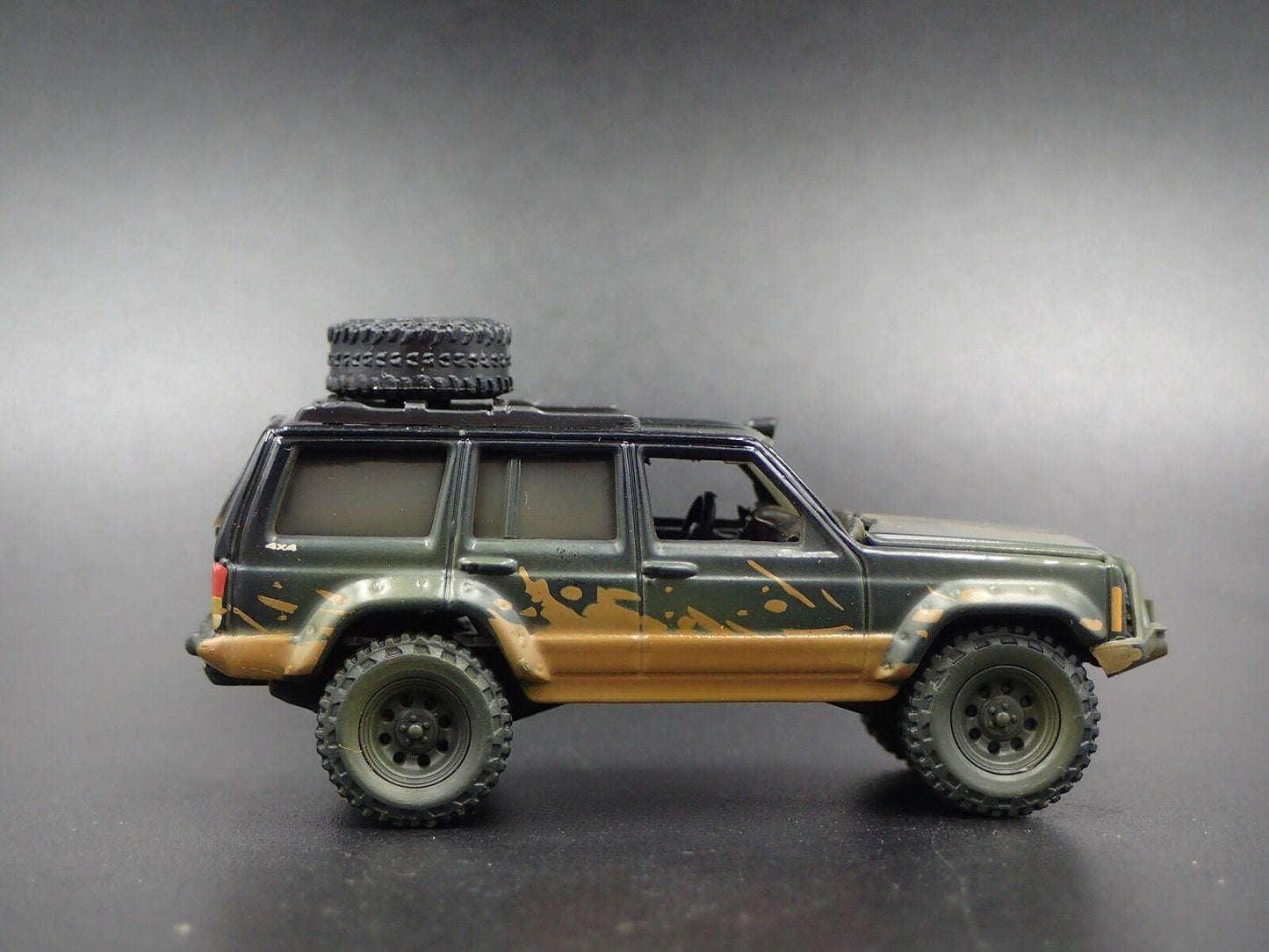 1984-2001 JEEP CHEROKEE XJ 4 FOUR DOOR RARE 1:64 SCALE DIORAMA DIECAST MODEL CAR