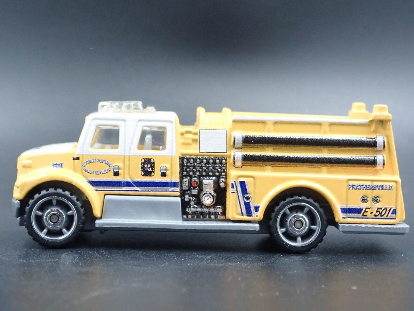 INTERNATIONAL PUMPER FIRE TRUCK BOONE COUNTY 1:64 MB SCALE DIECAST MODEL CAR