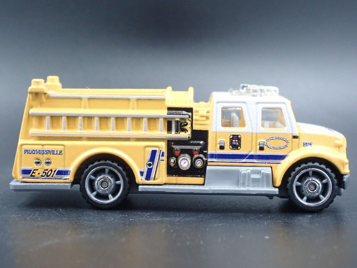INTERNATIONAL PUMPER FIRE TRUCK BOONE COUNTY 1:64 MB SCALE DIECAST MODEL CAR