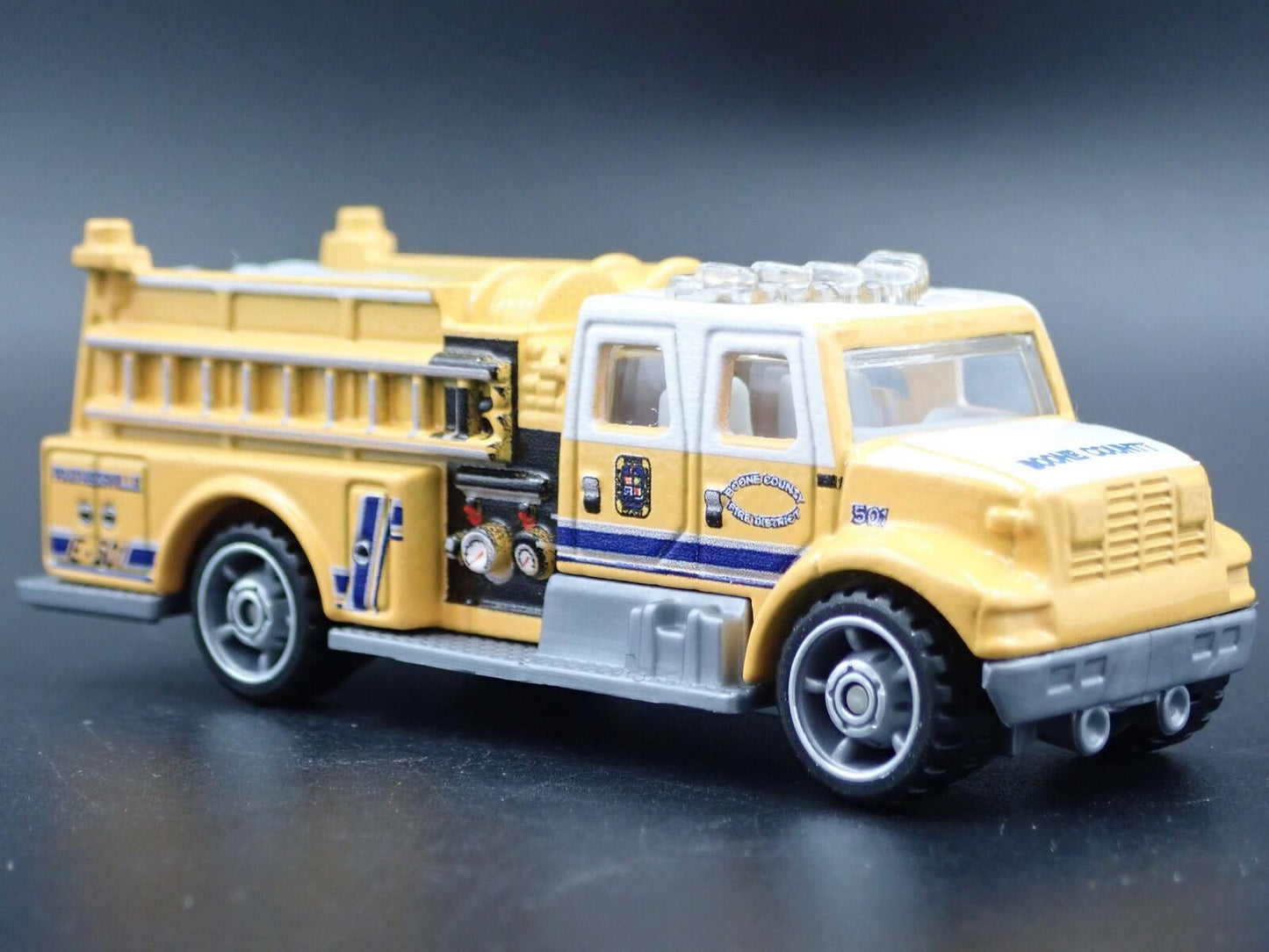INTERNATIONAL PUMPER FIRE TRUCK BOONE COUNTY 1:64 MB SCALE DIECAST MODEL CAR