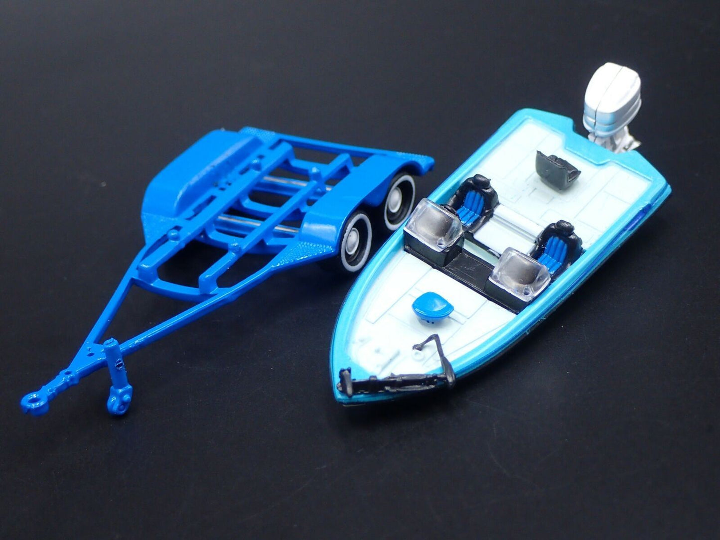 FISHING BOAT ON TRAILER W HITCH 1:64 SCALE COLLECTIBLE DIORAMA PROP MODEL BOAT