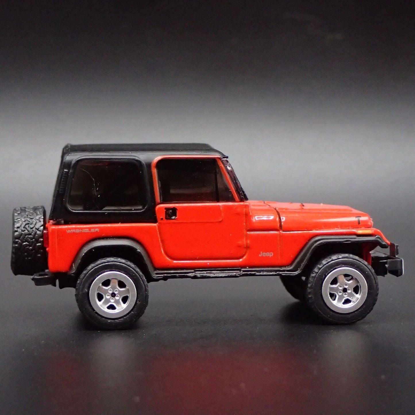 1986 - 1995 JEEP WRANGLER YJ 2 TWO DOOR RED 1/64 SCALE DIORAMA DIECAST MODEL CAR