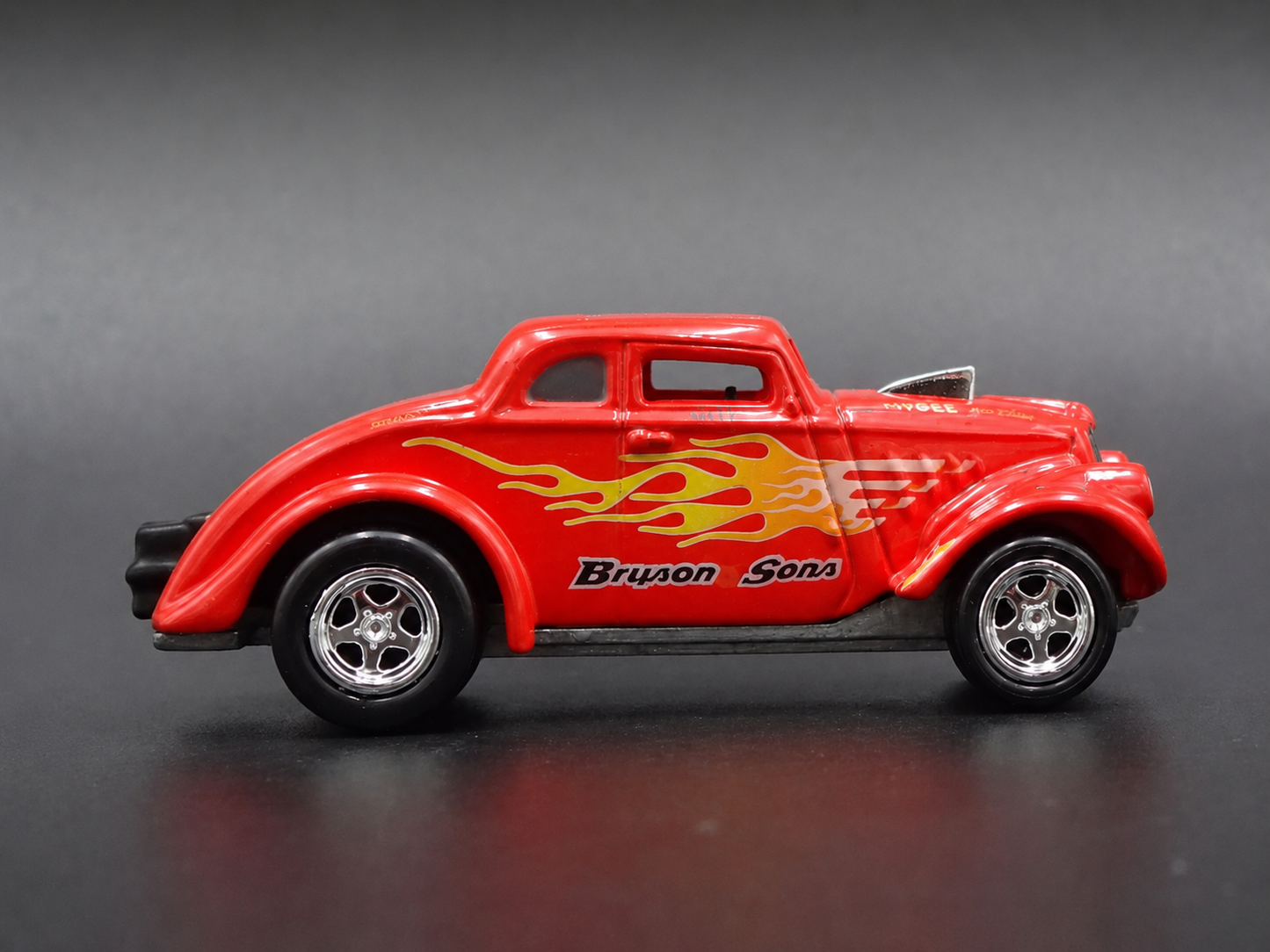 1933 33 WILLYS GASSER BRYSON & SONS 1:64 SCALE COLLECTIBLE DIECAST MODEL CAR