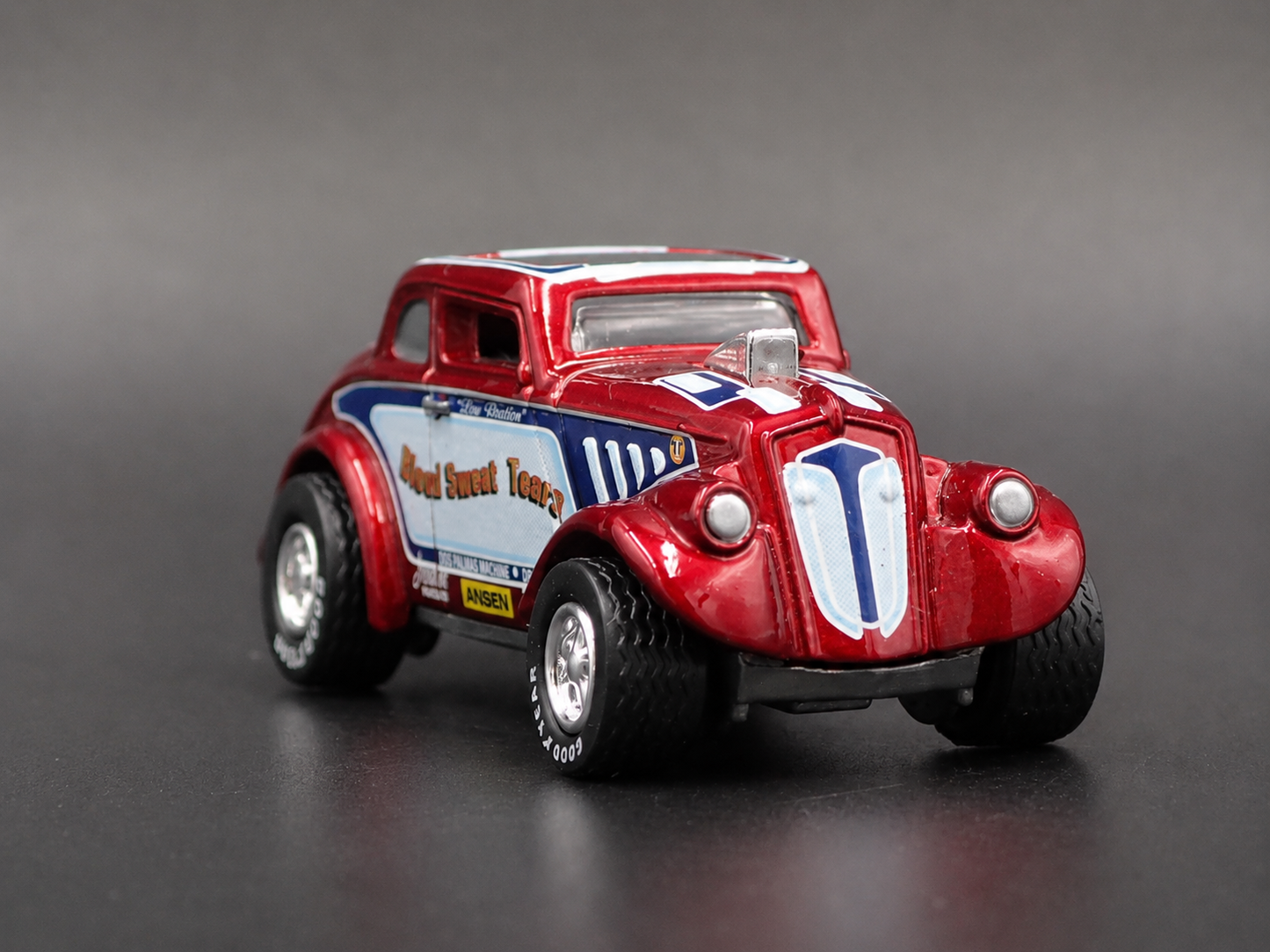 1933 33 WILLYS GASSER BLOOD SWEAT TEARS  1:64 SCALE DIORAMA DIECAST MODEL CAR