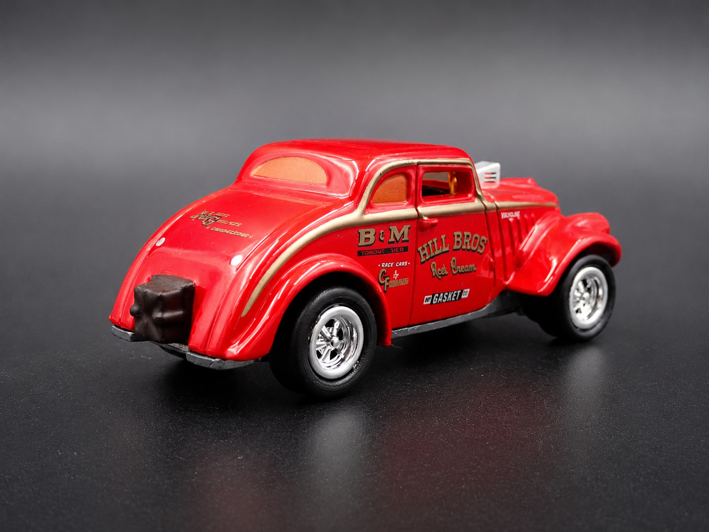 1933 33 WILLYS GASSER HILLS BROS RARE 1:64 SCALE DIORAMA DIECAST MODEL CAR