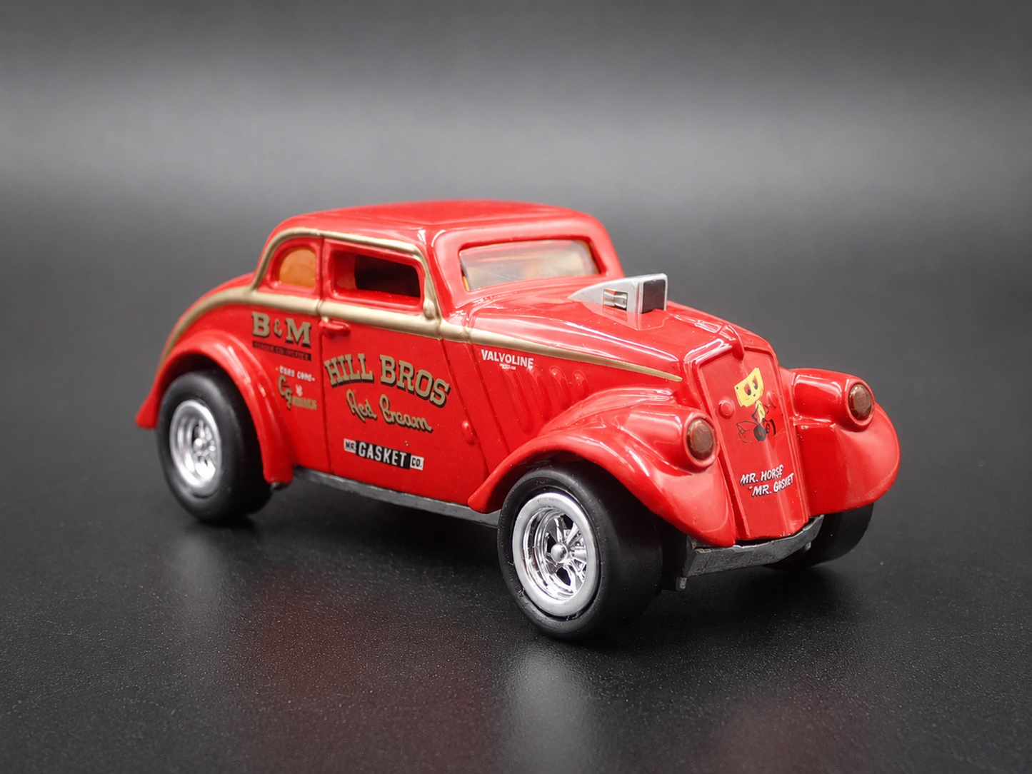 1933 33 WILLYS GASSER HILLS BROS RARE 1:64 SCALE DIORAMA DIECAST MODEL CAR