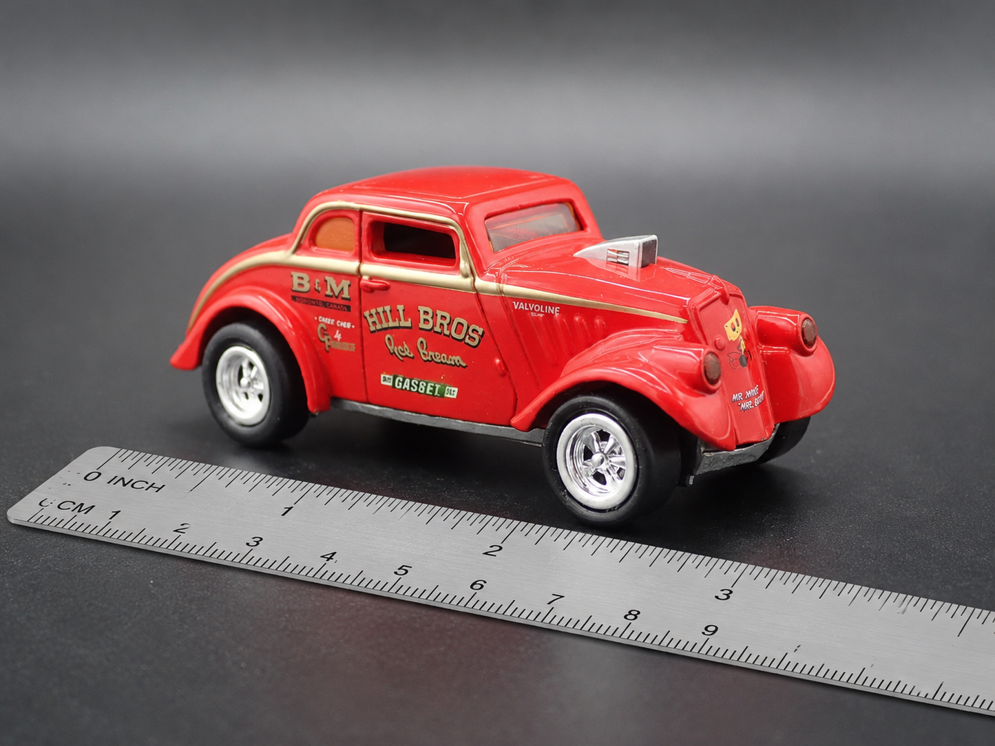 1933 33 WILLYS GASSER HILLS BROS RARE 1:64 SCALE DIORAMA DIECAST MODEL CAR