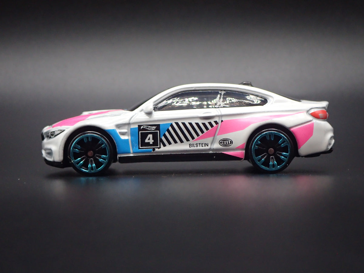 2014-2020 BMW M4 F82 COUPE WHITE 1:64 SCALE COLLECTIBLE DIECAST MODEL CAR