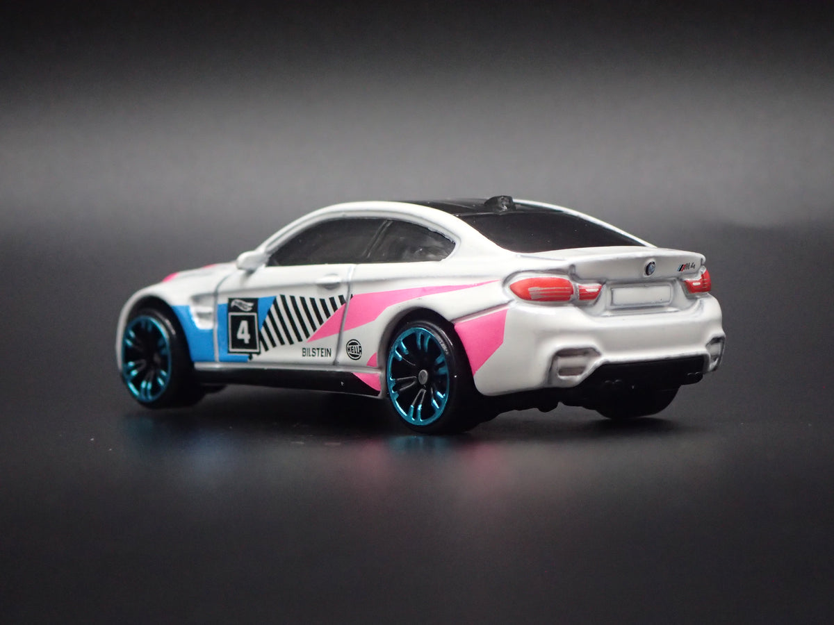2014-2020 BMW M4 F82 COUPE WHITE 1:64 SCALE COLLECTIBLE DIECAST MODEL CAR
