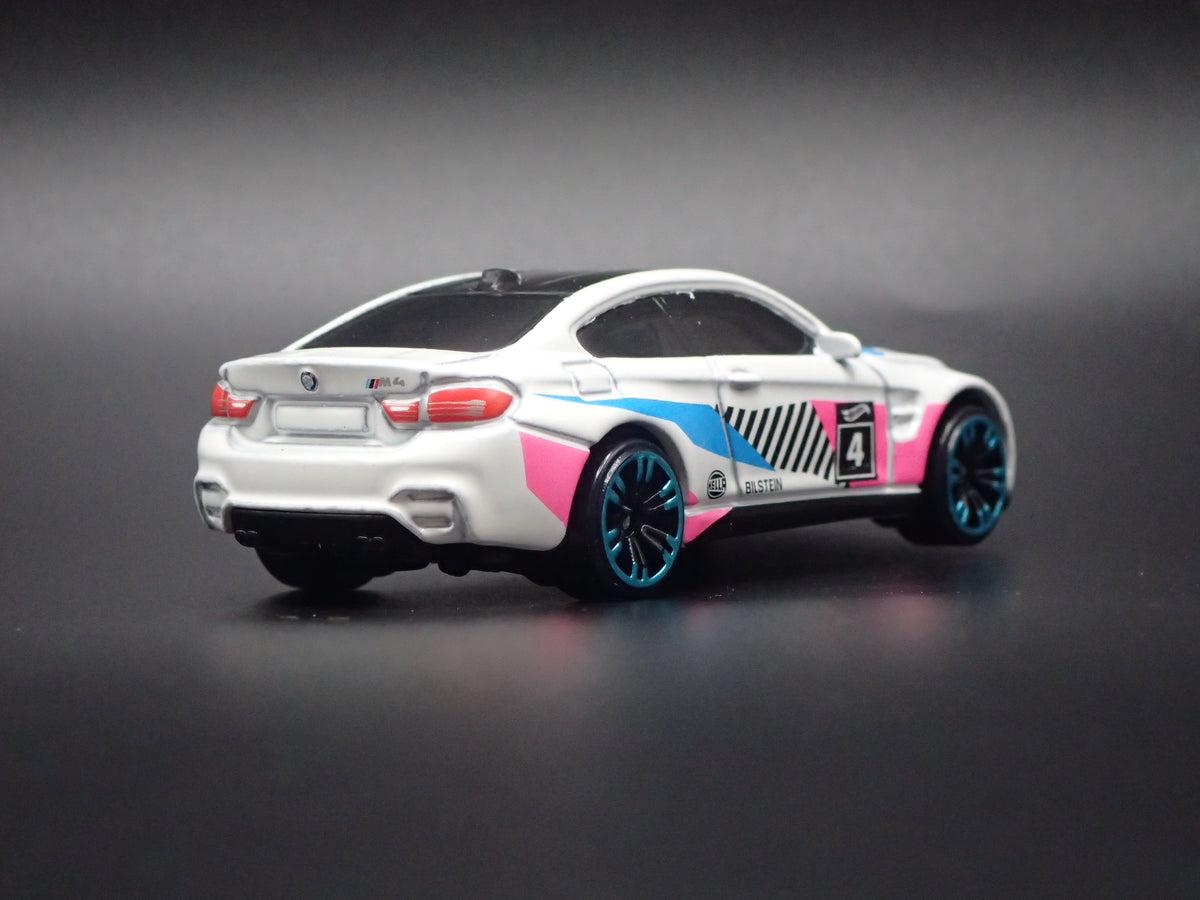 2014-2020 BMW M4 F82 COUPE WHITE 1:64 SCALE COLLECTIBLE DIECAST MODEL CAR