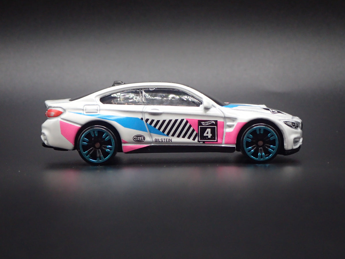 2014-2020 BMW M4 F82 COUPE WHITE 1:64 SCALE COLLECTIBLE DIECAST MODEL CAR