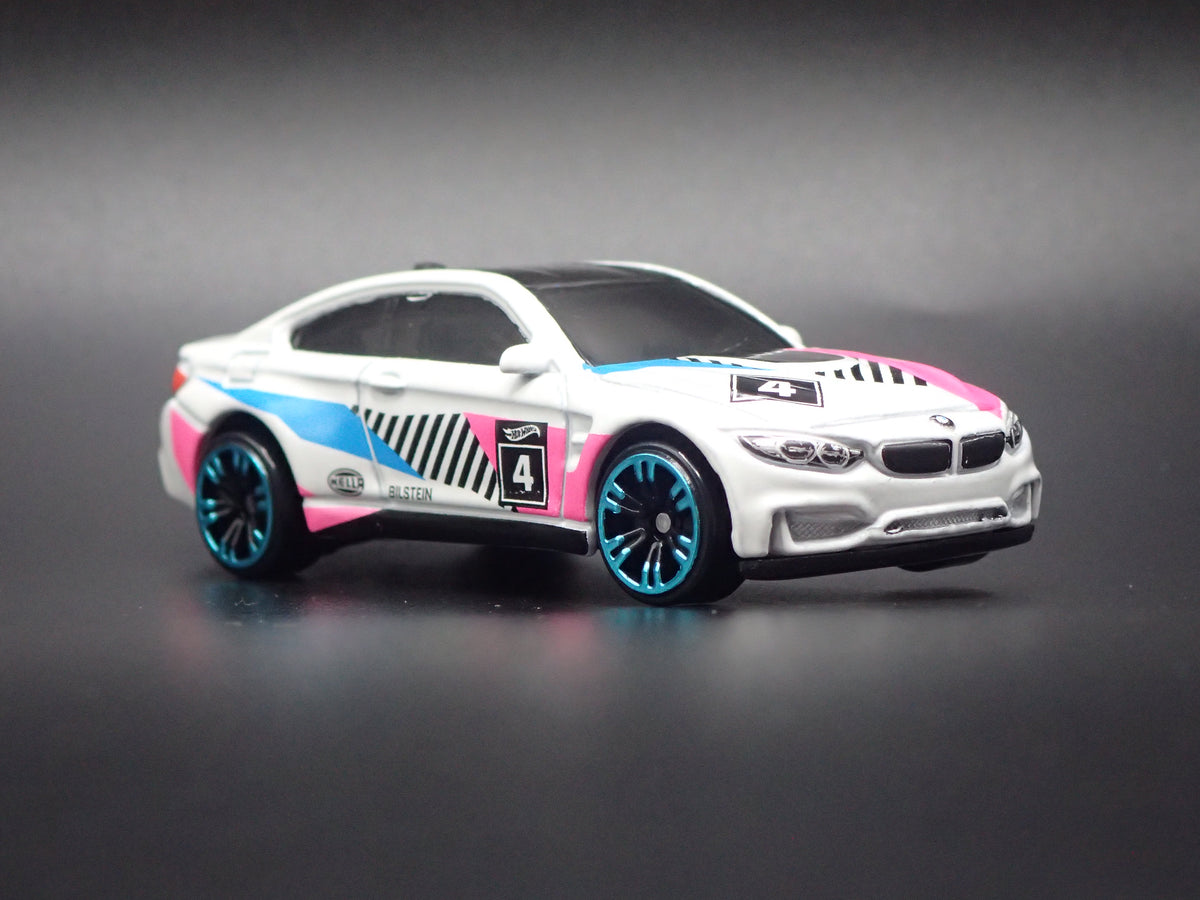 2014-2020 BMW M4 F82 COUPE WHITE 1:64 SCALE COLLECTIBLE DIECAST MODEL CAR