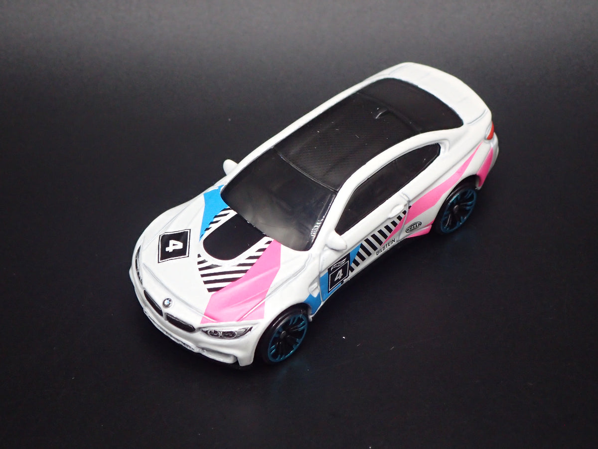 2014-2020 BMW M4 F82 COUPE WHITE 1:64 SCALE COLLECTIBLE DIECAST MODEL CAR