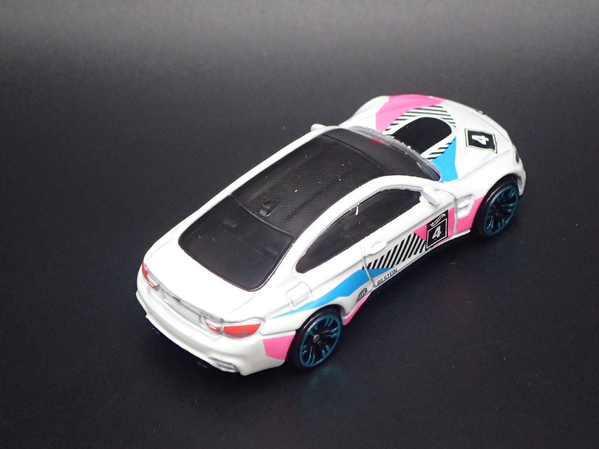2014-2020 BMW M4 F82 COUPE WHITE 1:64 SCALE COLLECTIBLE DIECAST MODEL CAR