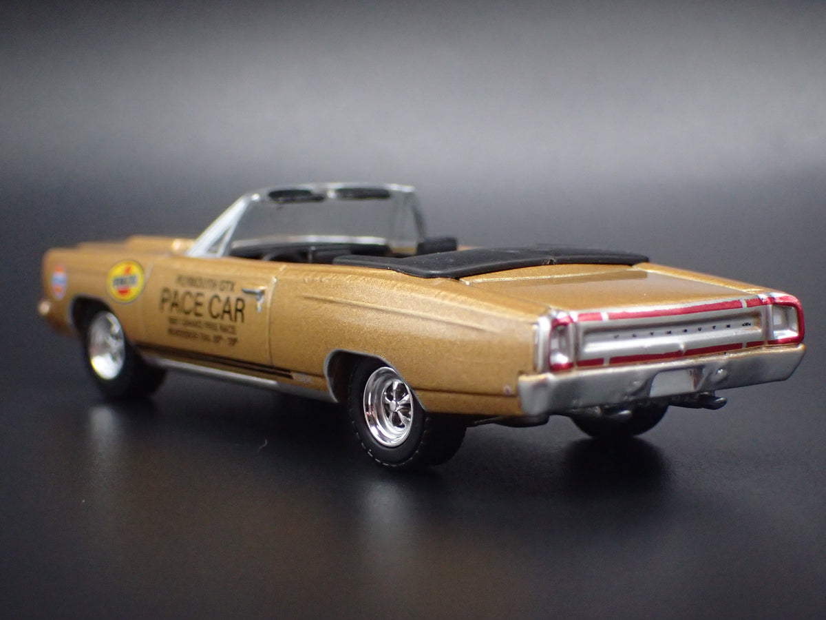 1968 68 PLYMOUTH GTX 1967 TIMES GRAND PRIX 1:64 SCALE DIECAST MODEL CAR