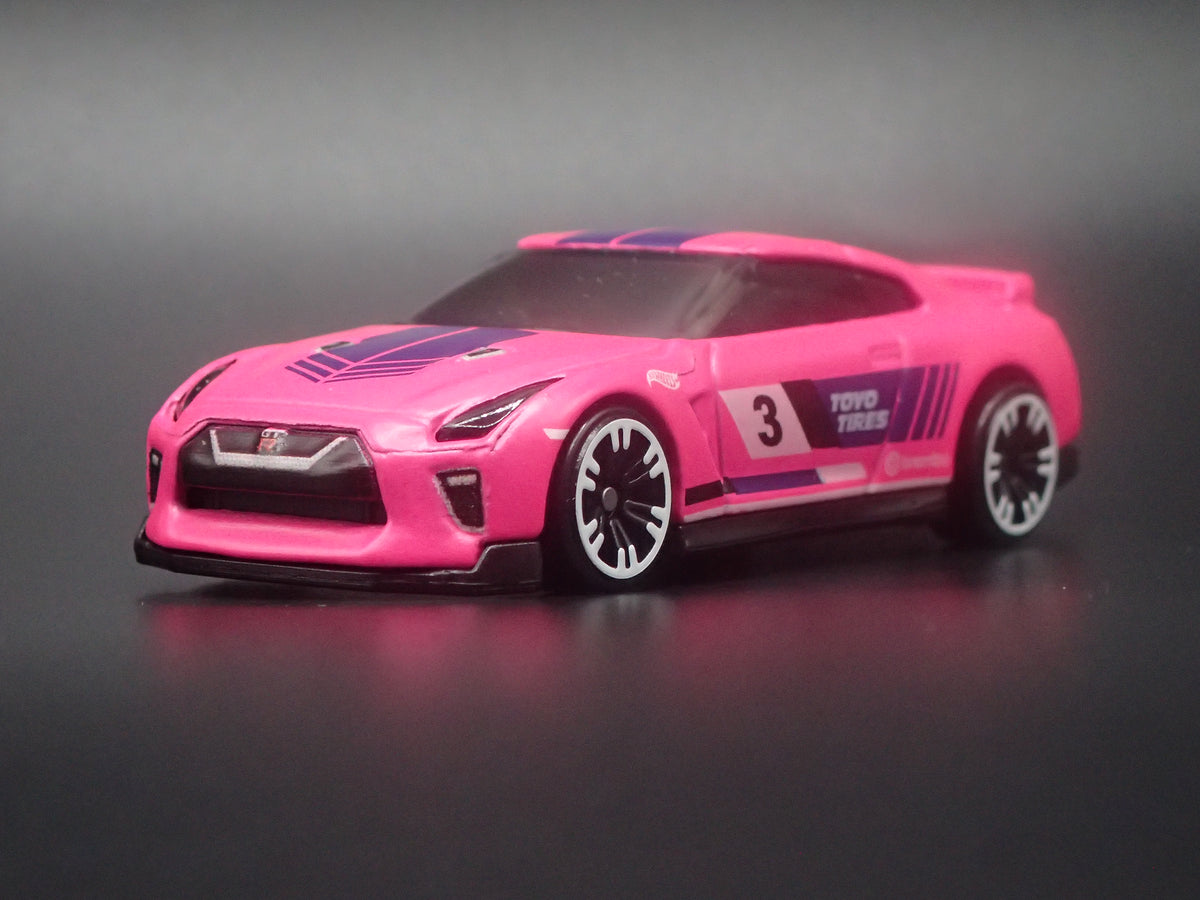2007-2025 NISSAN GTR R35 SKYLINE PINK 1:64 SCALE DIORAMA DIECAST MODEL CAR