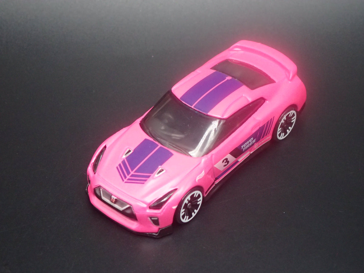 2007-2025 NISSAN GTR R35 SKYLINE PINK 1:64 SCALE DIORAMA DIECAST MODEL CAR
