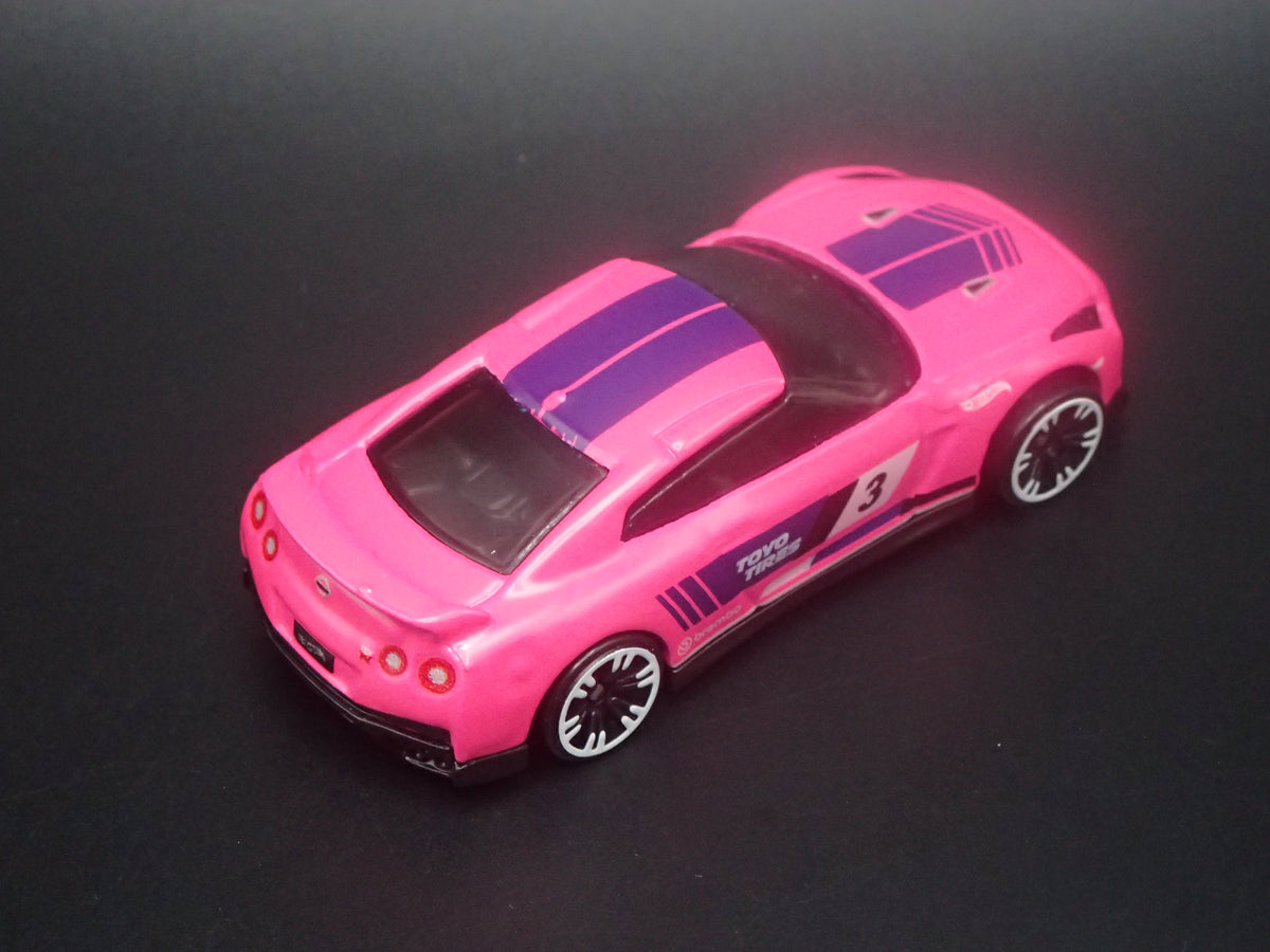 2007-2025 NISSAN GTR R35 SKYLINE PINK 1:64 SCALE DIORAMA DIECAST MODEL CAR