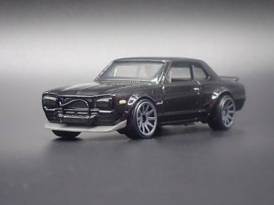 1968-1972 NISSAN SKYLINE 2000 GTX BLACK 1:64 SCALE DIORAMA DIECAST MODEL CAR