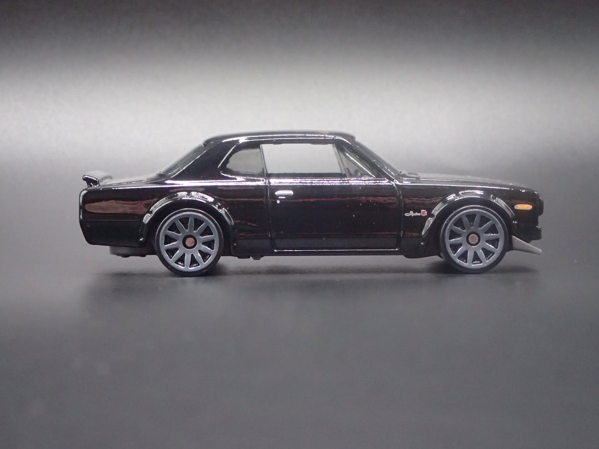 1968-1972 NISSAN SKYLINE 2000 GTX BLACK 1:64 SCALE DIORAMA DIECAST MODEL CAR
