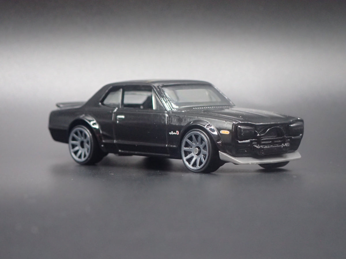 1968-1972 NISSAN SKYLINE 2000 GTX BLACK 1:64 SCALE DIORAMA DIECAST MODEL CAR