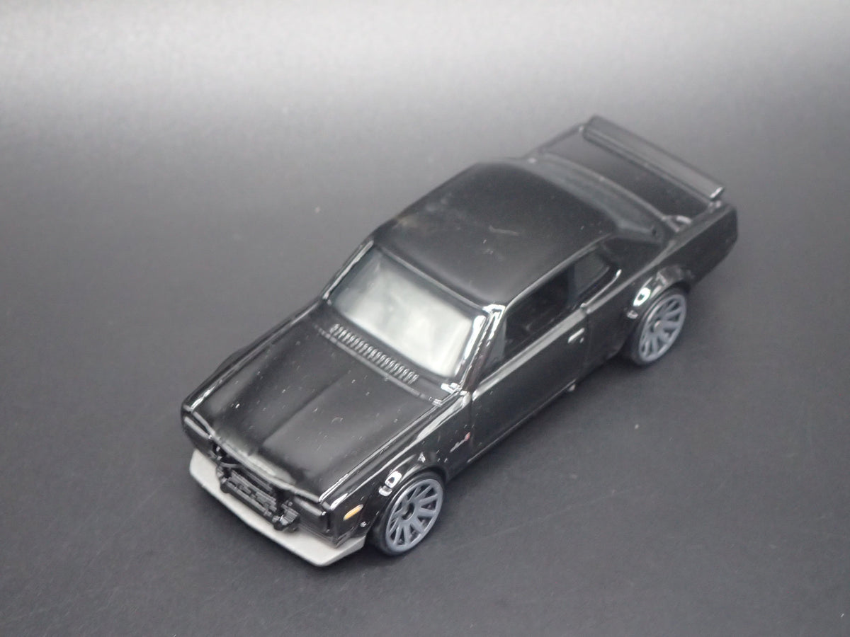 1968-1972 NISSAN SKYLINE 2000 GTX BLACK 1:64 SCALE DIORAMA DIECAST MODEL CAR