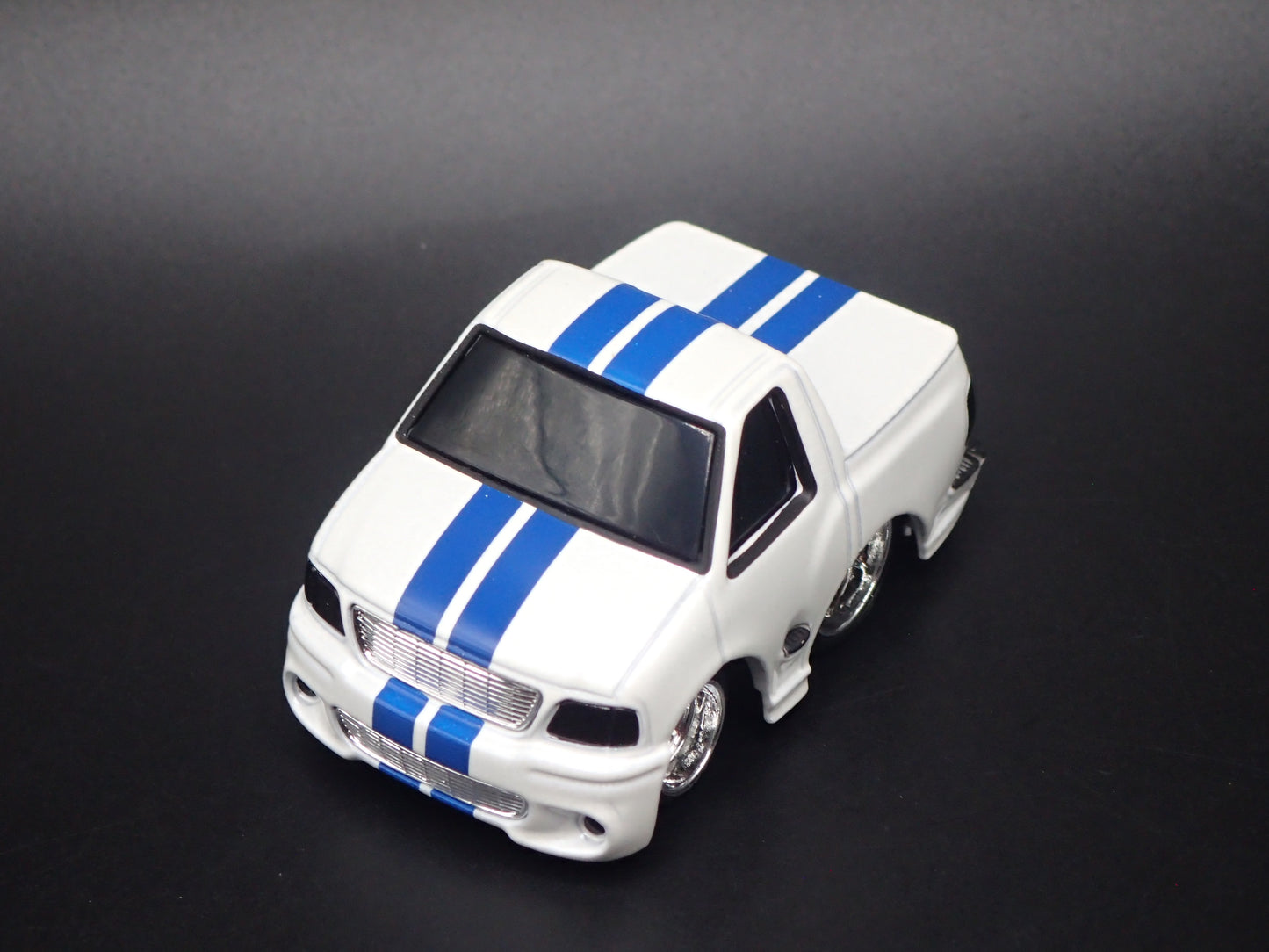 2001 01 FORD F150 LIGHTNING PICKUP TRUCK CAR TUNED 1:64 SCALE DIECAST MODEL CAR