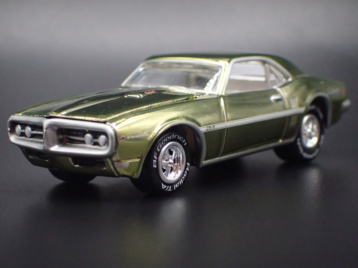 1968 68 PONTIAC FIREBIRD  1/64 SCALE COLLECTIBLE DIORAMA DIECAST MODEL CAR